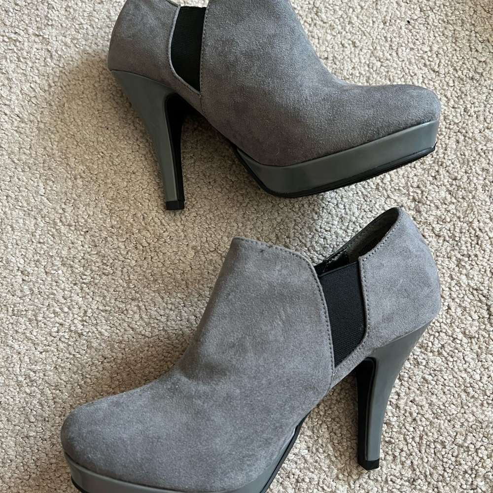 Gray Suede Women's Heeled Ankle Boots